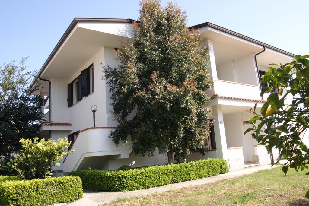 Happy Days Aparthotel Capo Vaticano Exterior foto