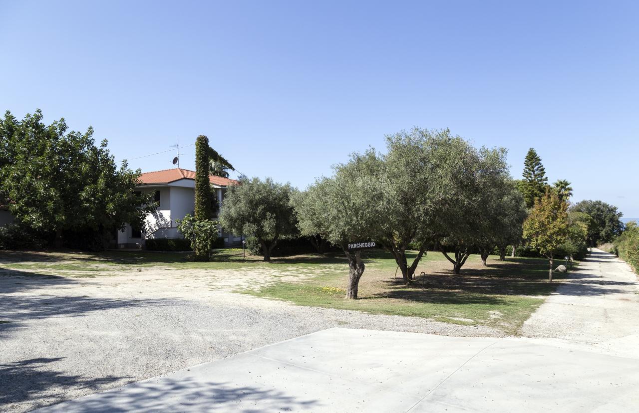 Happy Days Aparthotel Capo Vaticano Exterior foto