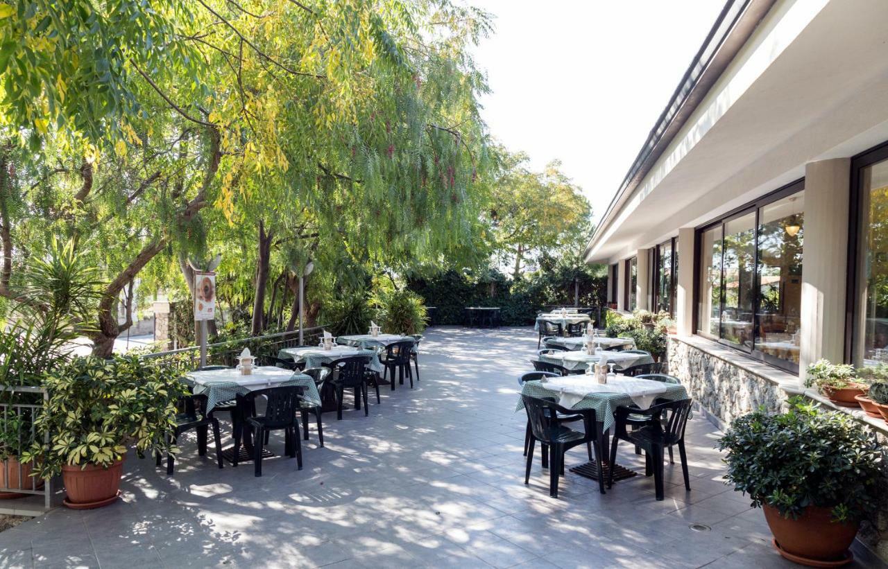 Happy Days Aparthotel Capo Vaticano Exterior foto