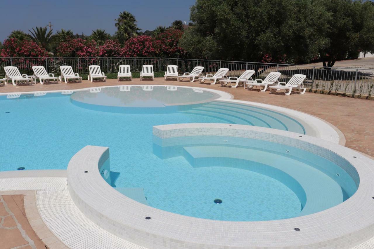 Happy Days Aparthotel Capo Vaticano Exterior foto