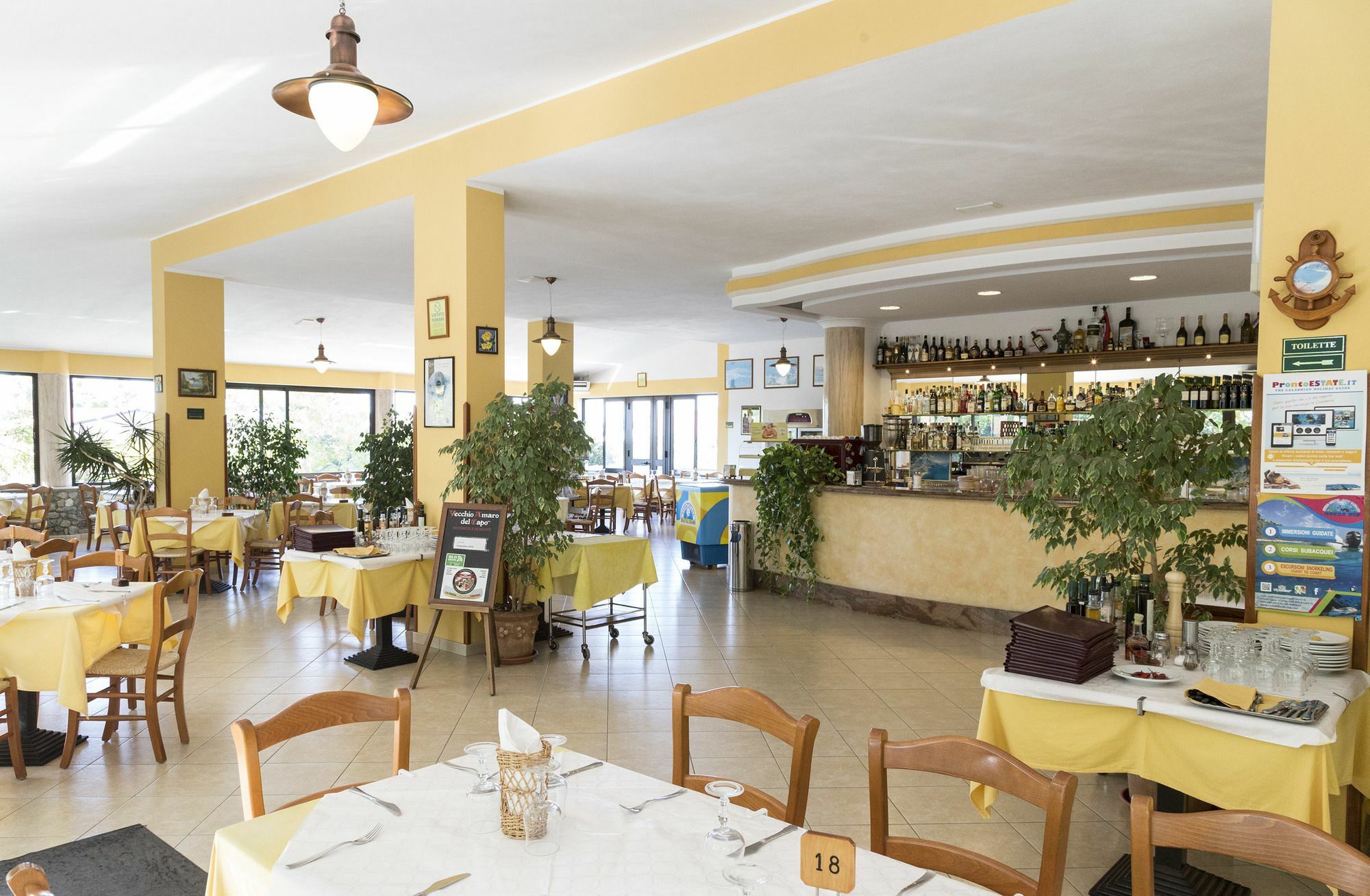 Happy Days Aparthotel Capo Vaticano Exterior foto