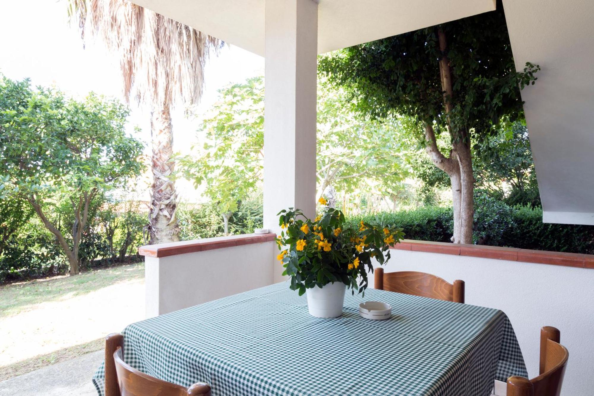 Happy Days Aparthotel Capo Vaticano Exterior foto