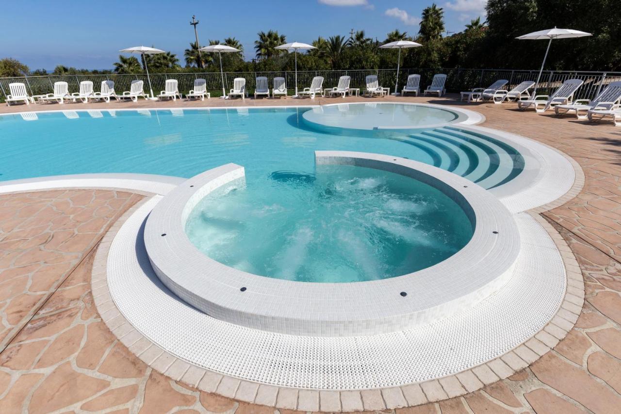Happy Days Aparthotel Capo Vaticano Exterior foto